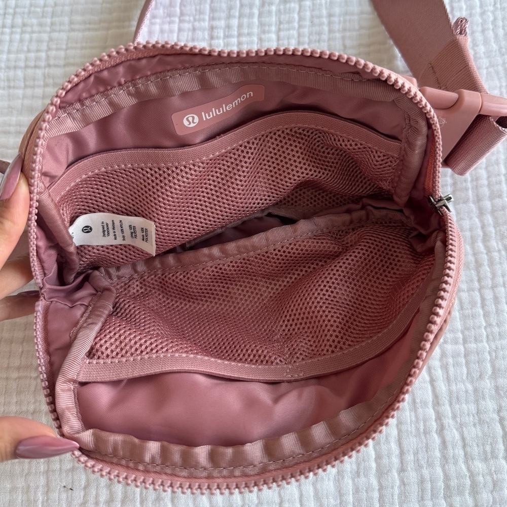 Lululemon Everywhere Belt Bag Pink Pastel - Picture 3 of 6